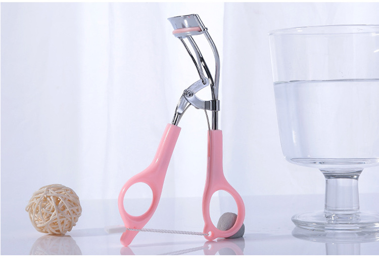 Lameila OEM wholesale eye lash makeup tools new design silicone pad eyelash curler with protect case A0360