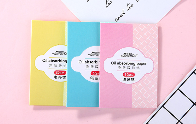Refreshing Oil Control Makeup Portable 50pcs Absorbent Paper Facial Oil Blotting Paper