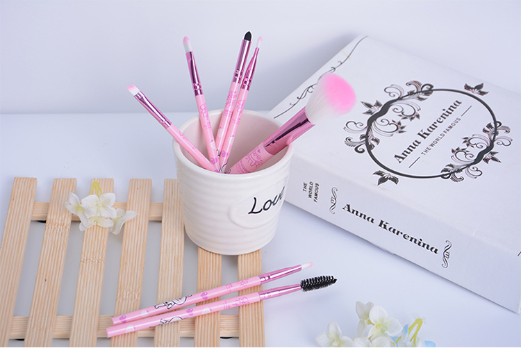 Lameila Cartoon Handle 7pcs professional foundation brush set private label luxury makeup brushes L0904