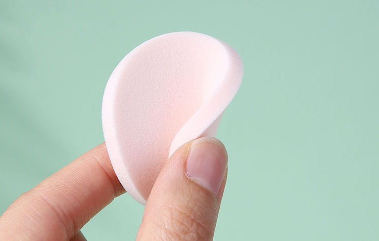 Yousha custom non latex makeup cosmetic puff beauty sponge blender private label soft makeup sponge with holder YF197