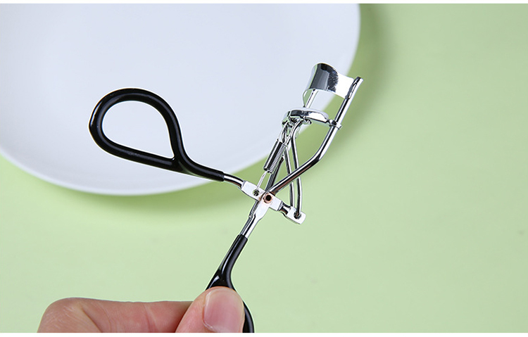 Yousha eyelash curler portable metal stainless steel black wholesale mini small eye lash curler YE010