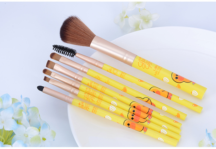 Lameila Cartoon Handle 7pcs Professional Foundation Brush Set Synthetic Hair Private Label Luxury Powder Makeup BrushesL0903/L0904/L0905