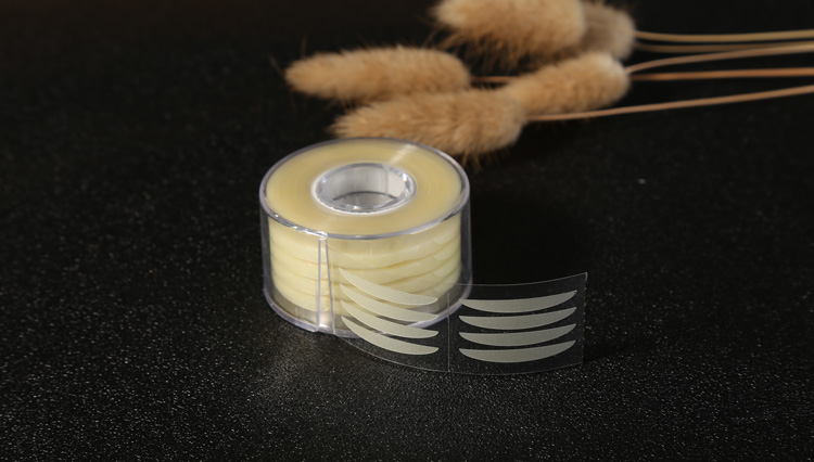 Lameila roll mounted eyelid tape 300pairs makeup wonderful double sided adhesive eyelid tape for fashion girls A166