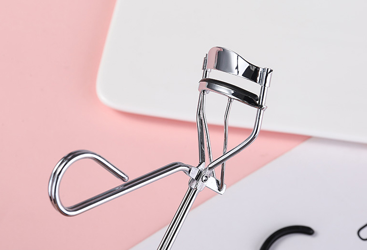 wholesale new mini eyelash curler private label custom logo makeup tool eye lash curler MDL450