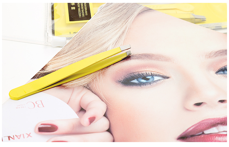 Factory wholesale Four-piece suit yellow eyebrow tool kit womens face brow razor with eyebrow stencil and comb Z011