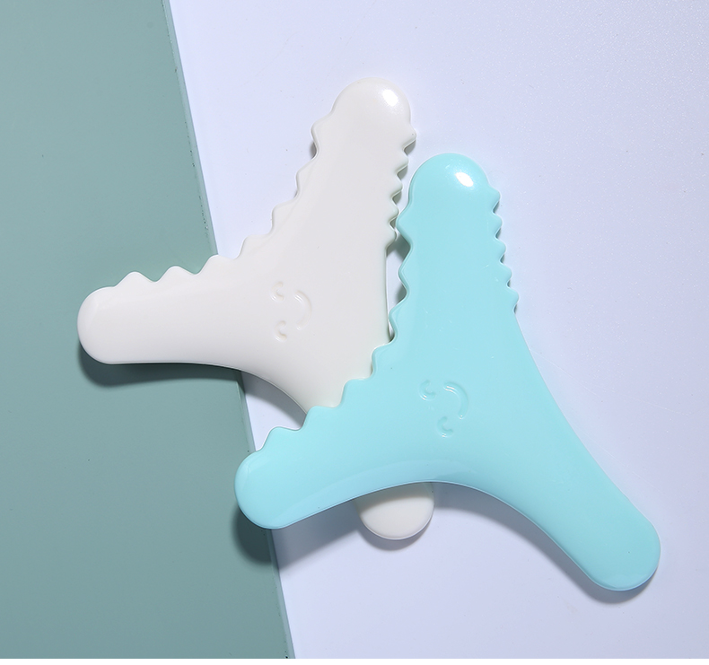 Lameila Custom Logo Body Massager Portable Relax Body Care Massage Product Triangle Shape Plastic Guasha Scraping Massager M1101