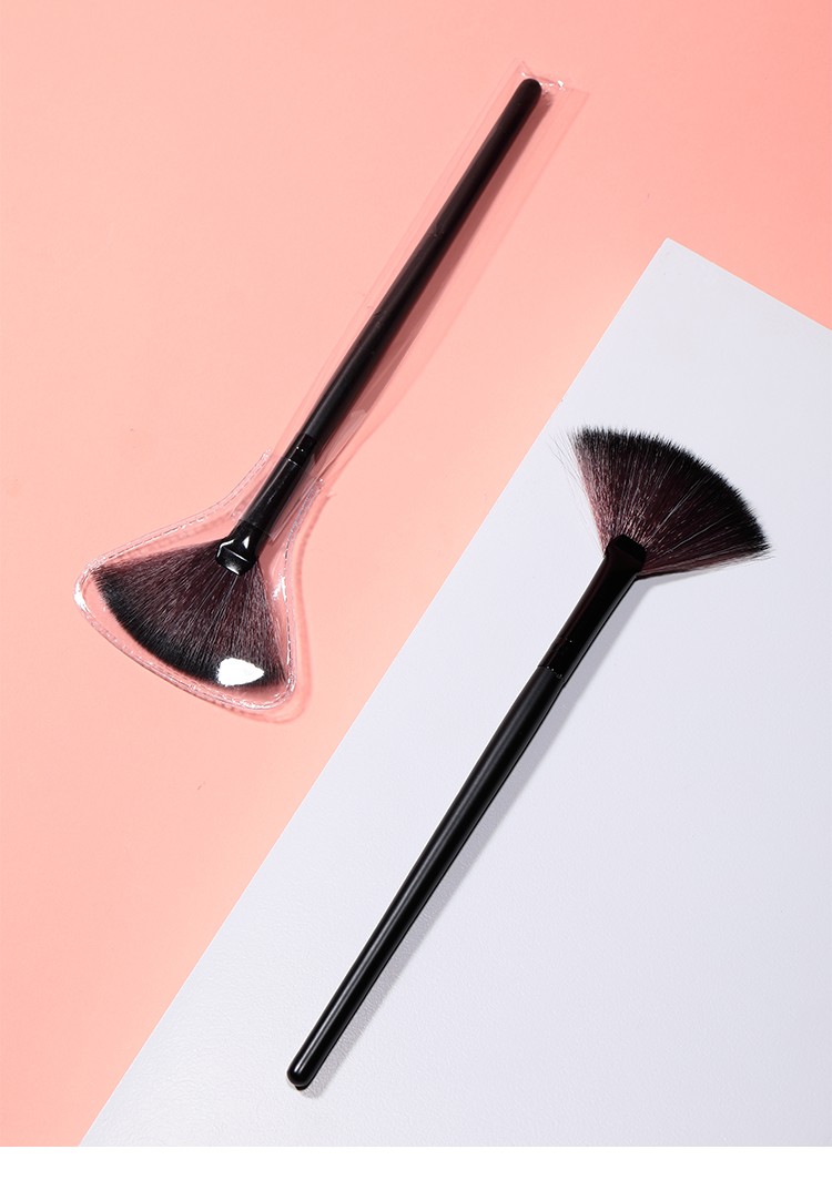 Customizable Handle Logo Lameila Nylon Single Makeup Brush Facial Fan Highlighter Brushes Professional Powder Brush M851