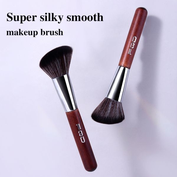 On Sale LMLTOP Popular Nylon Hair Wood Handle Makeup Brush High Quality Single Powder Brush B0533