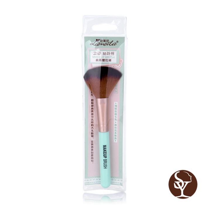 E005  makeup brushes